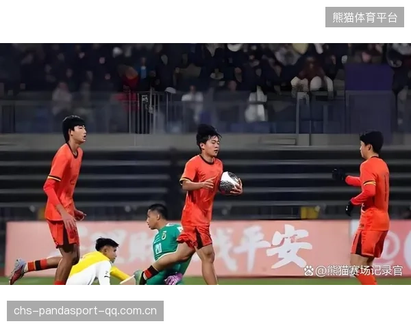 赵松源证明：校园足球也能走出国脚——从“小球场”到“世界赛场”的转型之路